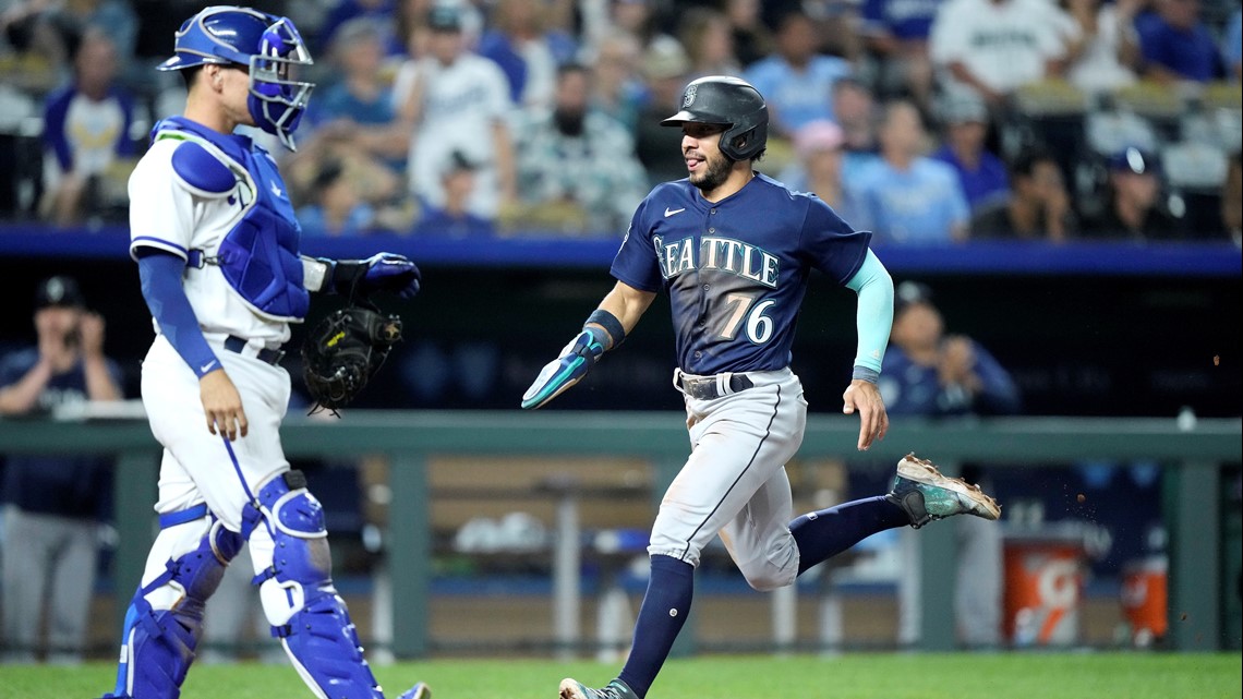 Teoscar Hernandez leads Blue Jays to wild 10-8 win in Toronto's