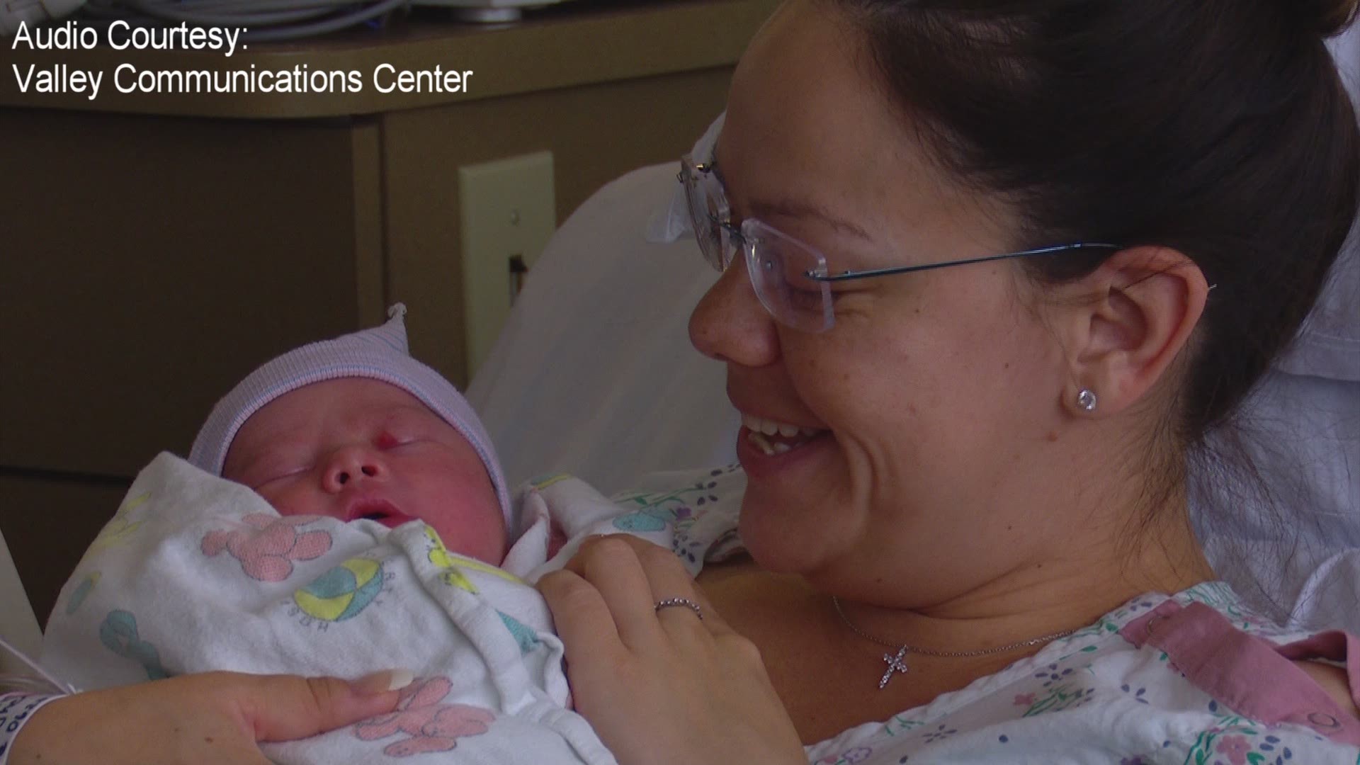 A Valley Communications dispatcher helped a mother deliver her baby on the side of I-405 during morning rush hour on Wednesday. Listen to the recording of their call.