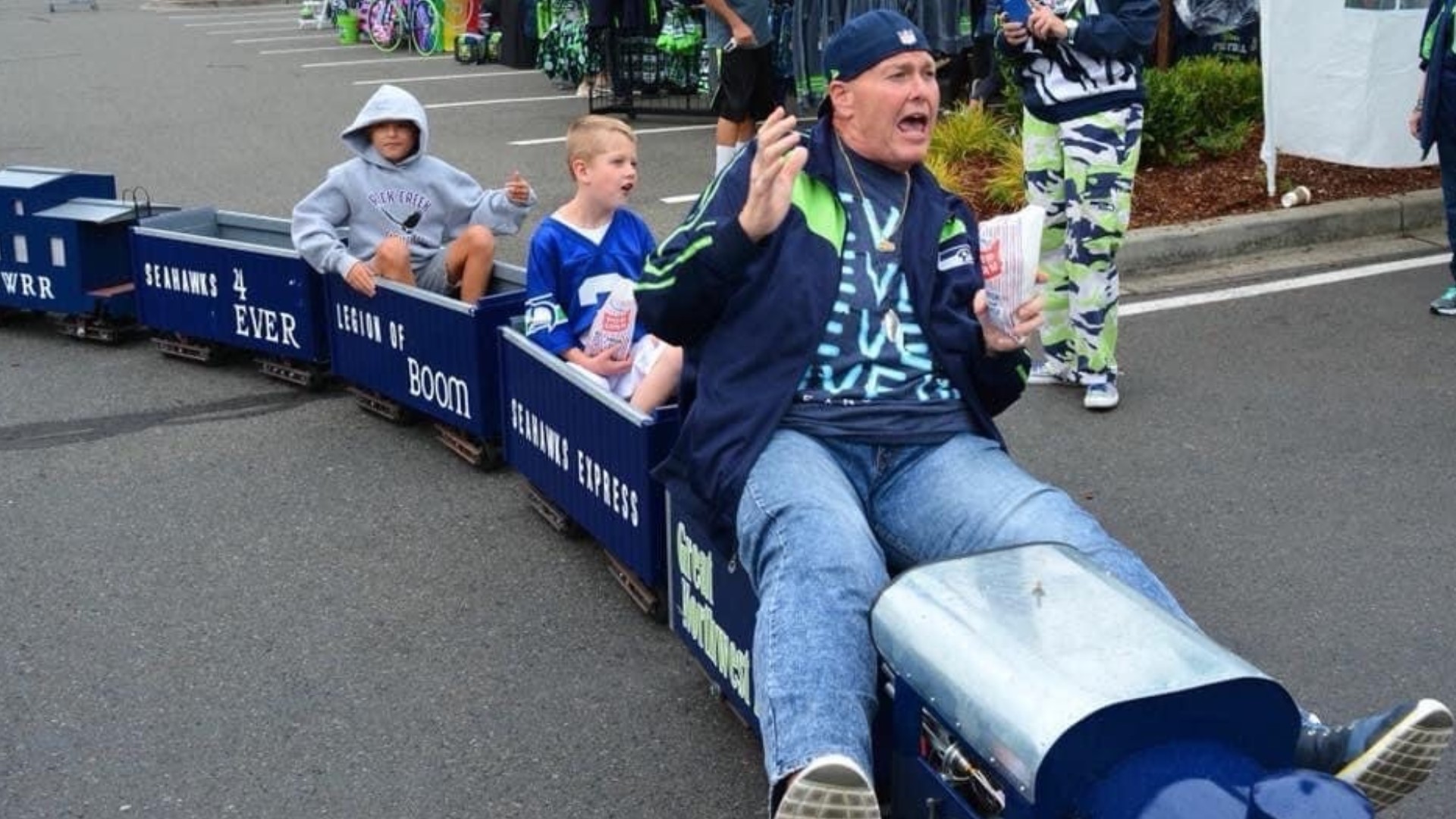 Seattle's biggest sports fan needs help to get back on his feet