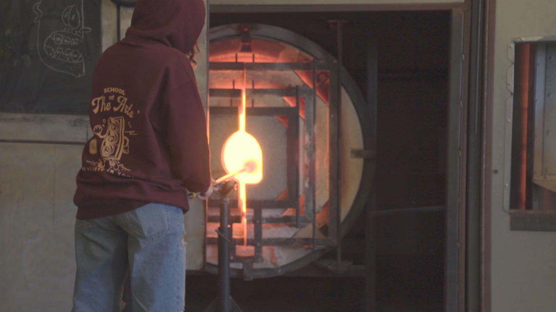 How an art program has been helping teens in Tacoma's Hilltop neighborhood for over three decades - Vimarsana News