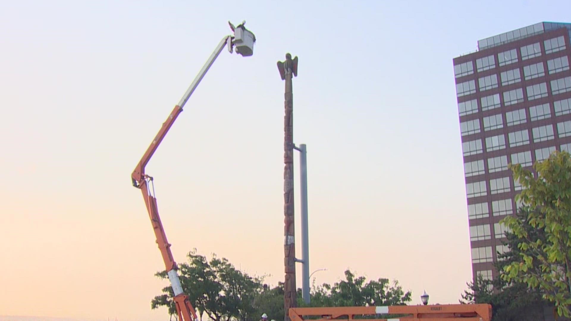 The totem pole, which has stood in Tacoma's Fireman's Park for over 100 years, has been removed.