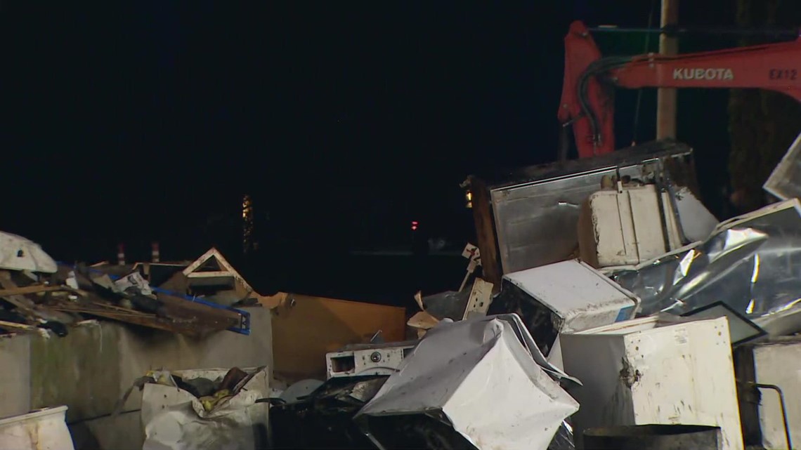 'Overwhelmed by the angels' Volunteers flock to Sumas to help clear