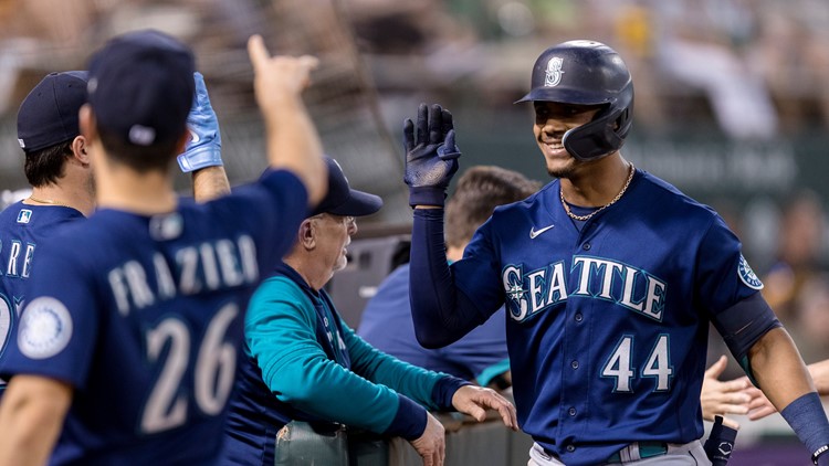 Mariners slug four homers to beat A's 8-2, snap 3-game skid