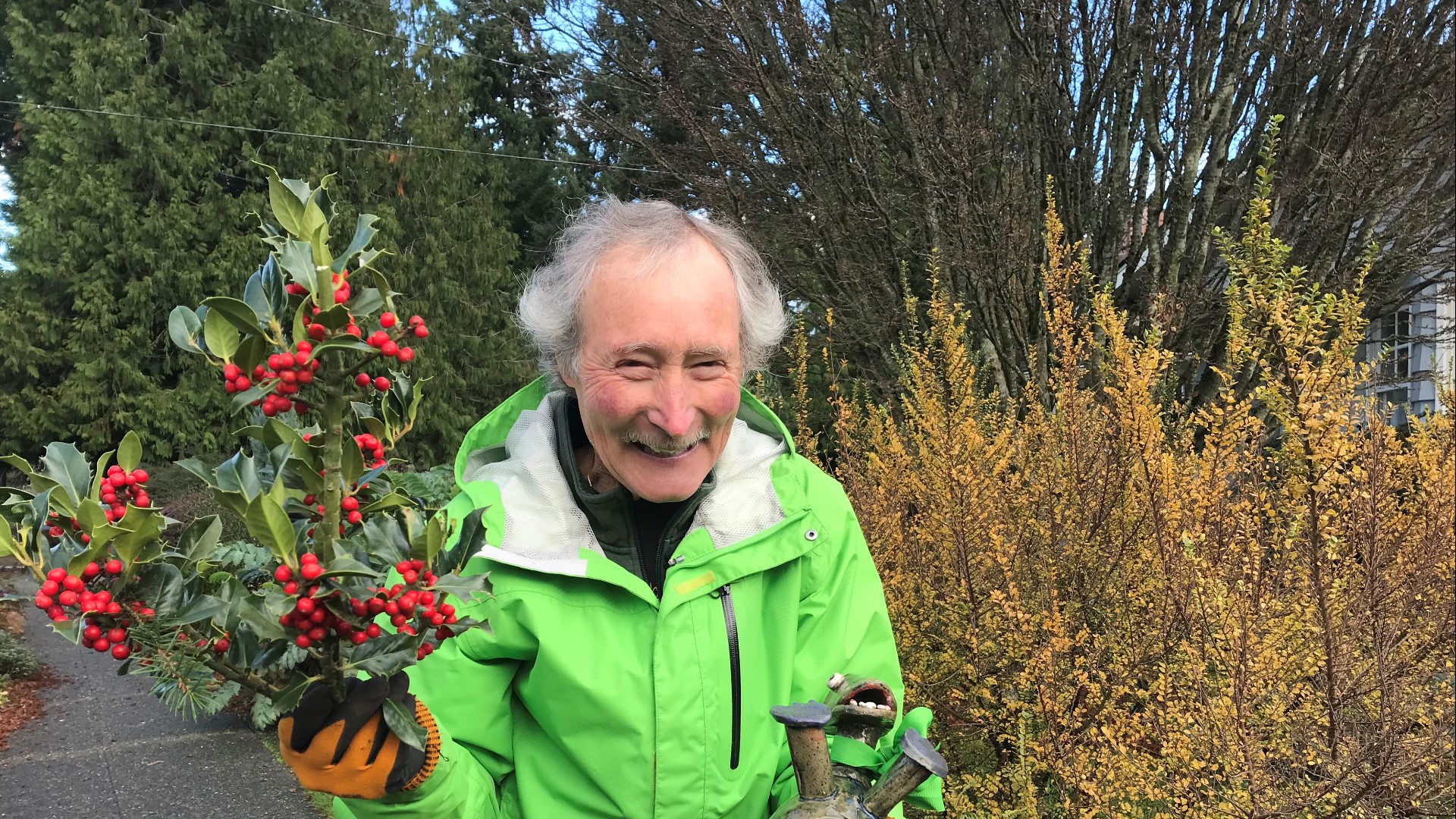 Our favorite gardener shares his secrets to a simple and festive outdoor container! #k5evening