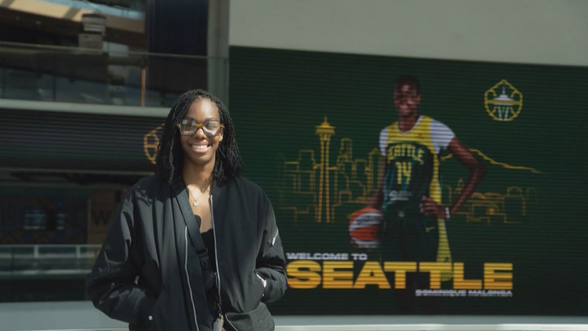 The 6-foot-6 forward threw down a dunk in her first practice as a rookie since being drafted No. 2 overall in the 2025 WNBA Draft by the Seattle Storm.