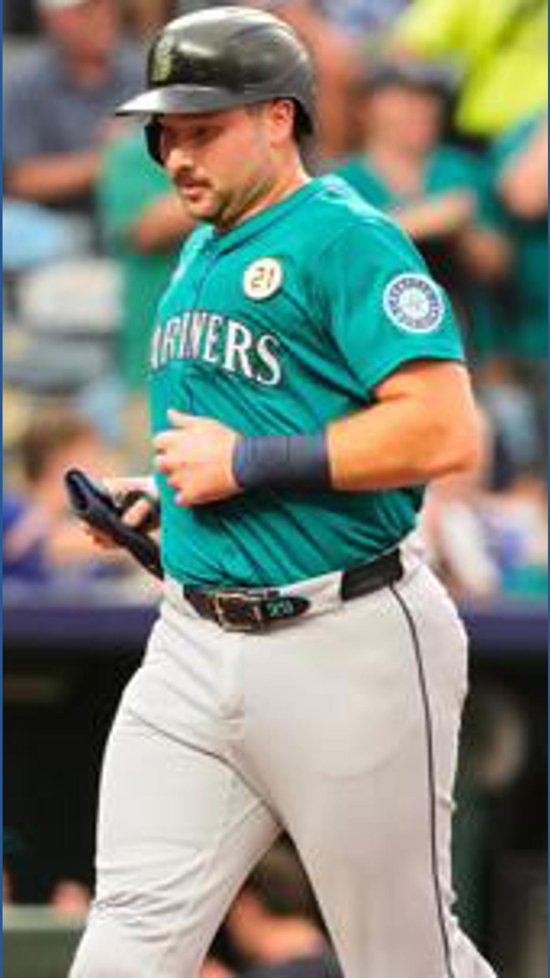 Cal Raleigh breaks Mickey Mantle's switch-hitter homer record with No ...