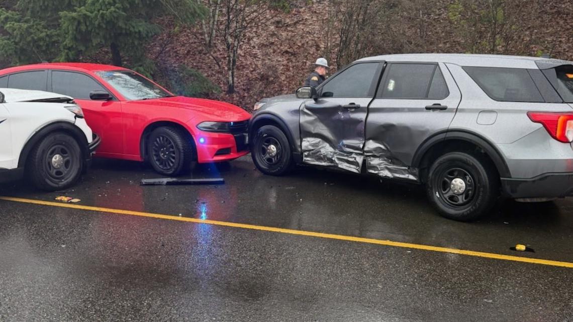 Video shows moments before suspect drags WSP trooper from car, steals patrol vehicle on I-5