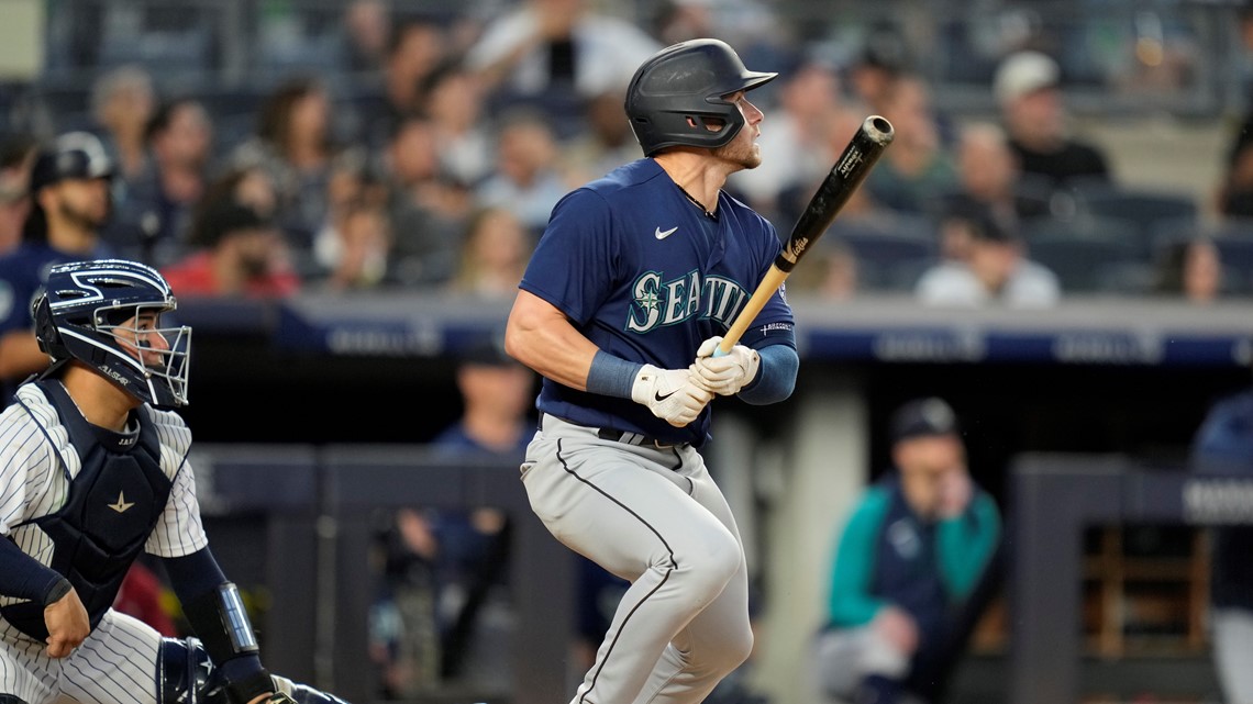 Remillard's 2 big hits off the bench in MLB debut rally the White Sox past  the Mariners 4-3 in 11