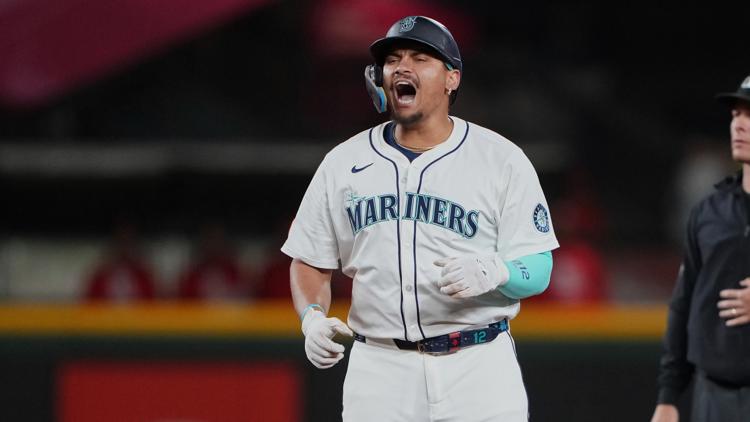 Josh Naylor's late go-ahead double helps Mariners beat Cardinals 4-2 | king5.com