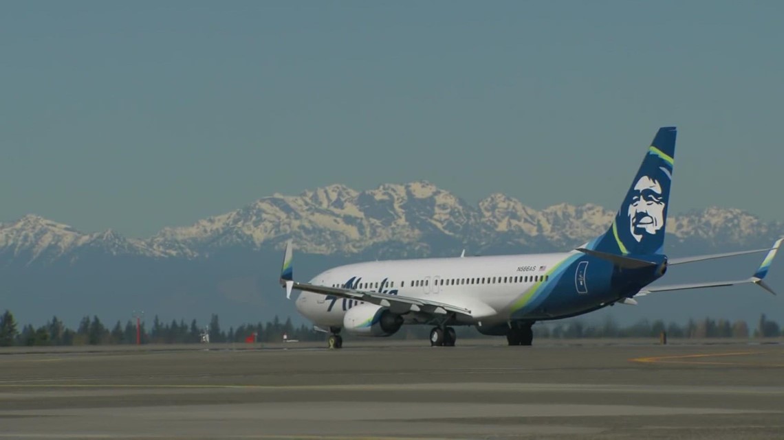 Alaska Airlines pilots begin voting on whether or not to authorize