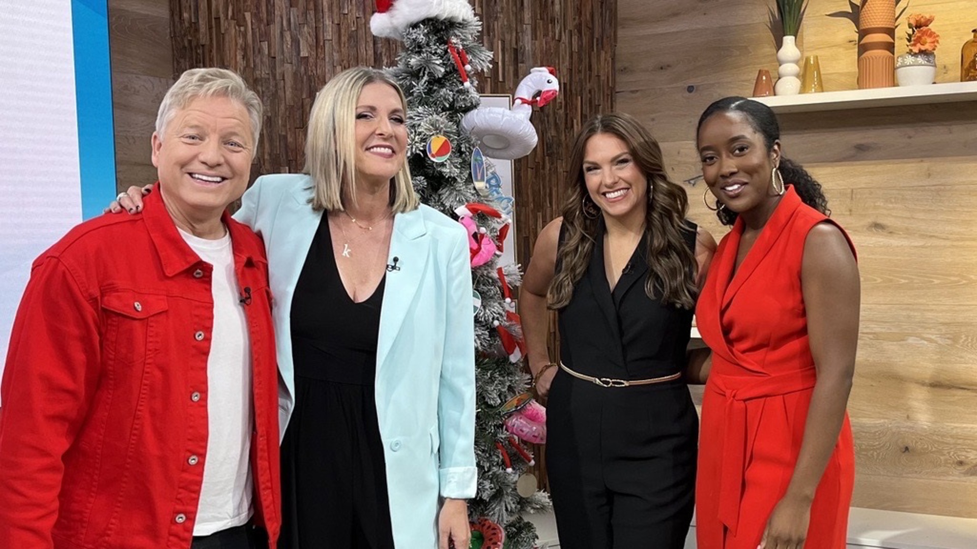 We celebrate Christmas in July with a game of Guess that Movie with Evening's Kim Holcomb and Jim Dever and KING 5 Traffic's Shante Sumpter. #newdaynw