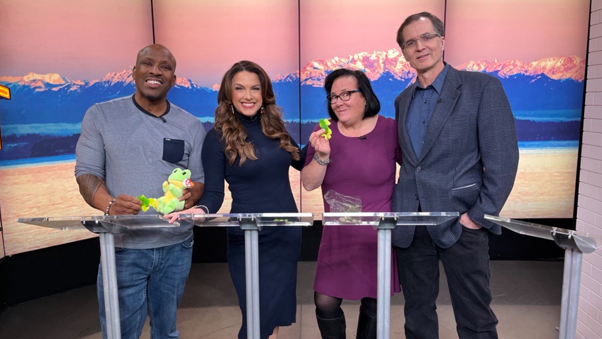 Historian Feliks Banel tests the Leap Day knowledge of Amity, Terry Hollimon and Mama Gone Geek's Lynne Brunelle with a round of trivia. #newdaynw