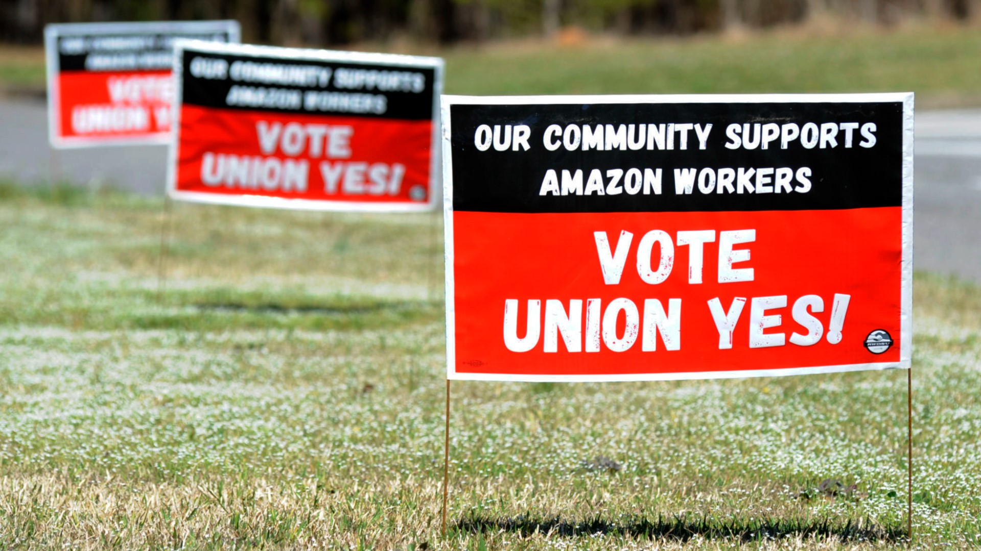 Amazon warehouse workers vote on unionizing in New York, Alabama ...