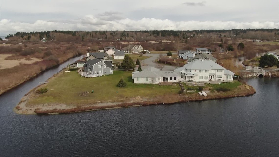 Point Roberts residents plead for better US/Canada border access year