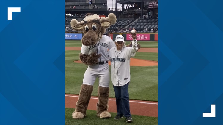 101-year-old Seattle woman throws first pitch at Mariners game