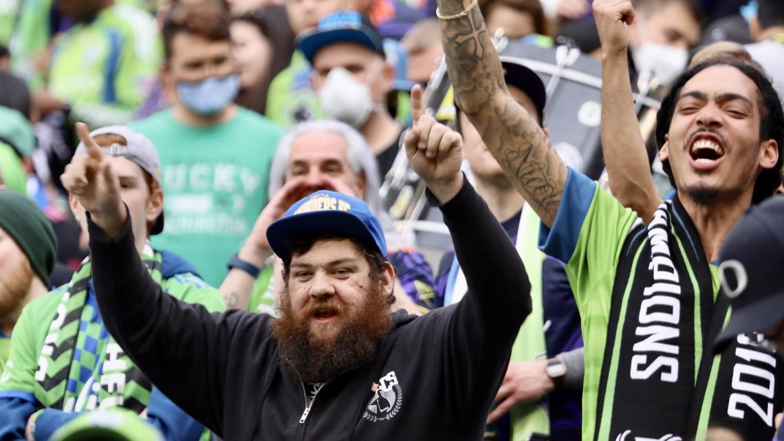 60 Record-Breaking Moments: When Seattle Seahawks fans created an  earthquake