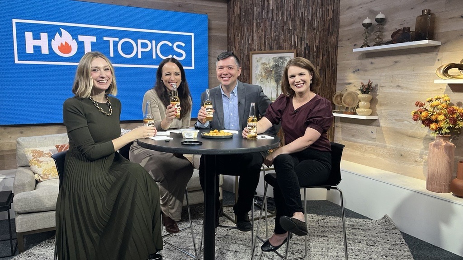 Stylist Darcy Camden, Randy Cote Chief Marketing Officer at the Space Needle and Producer Rebecca Perry join Kelly to talk elevated soda, Seattle Parking and more!