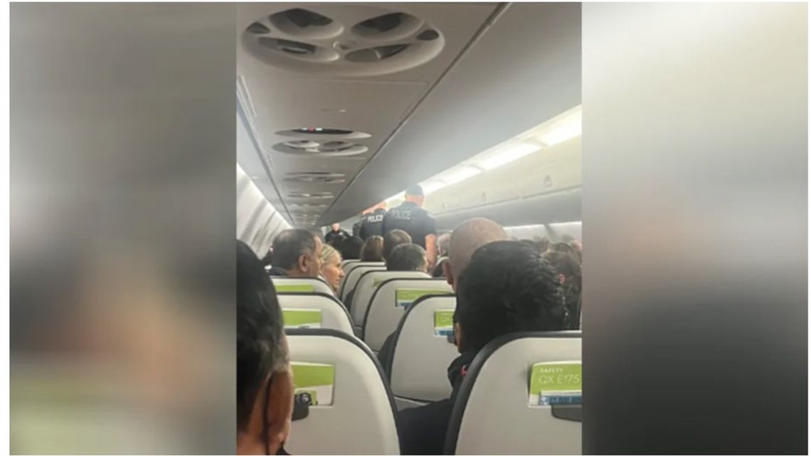 Passengers file lawsuit against Alaska Airlines - Vimarsana News