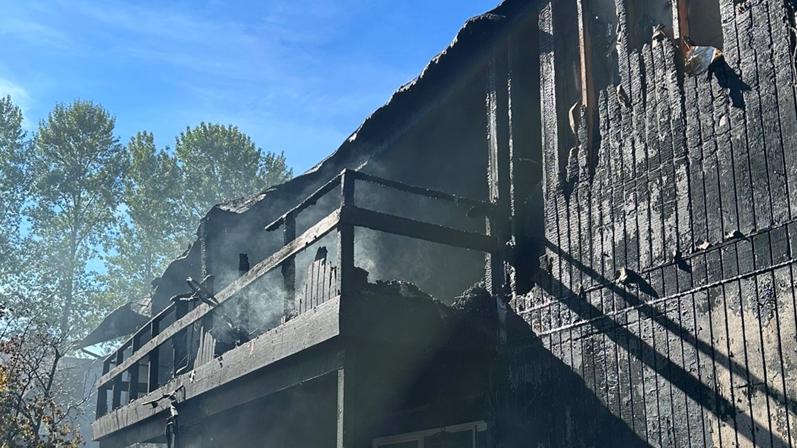 Fire breaks out at Everett apartment building | king5.com