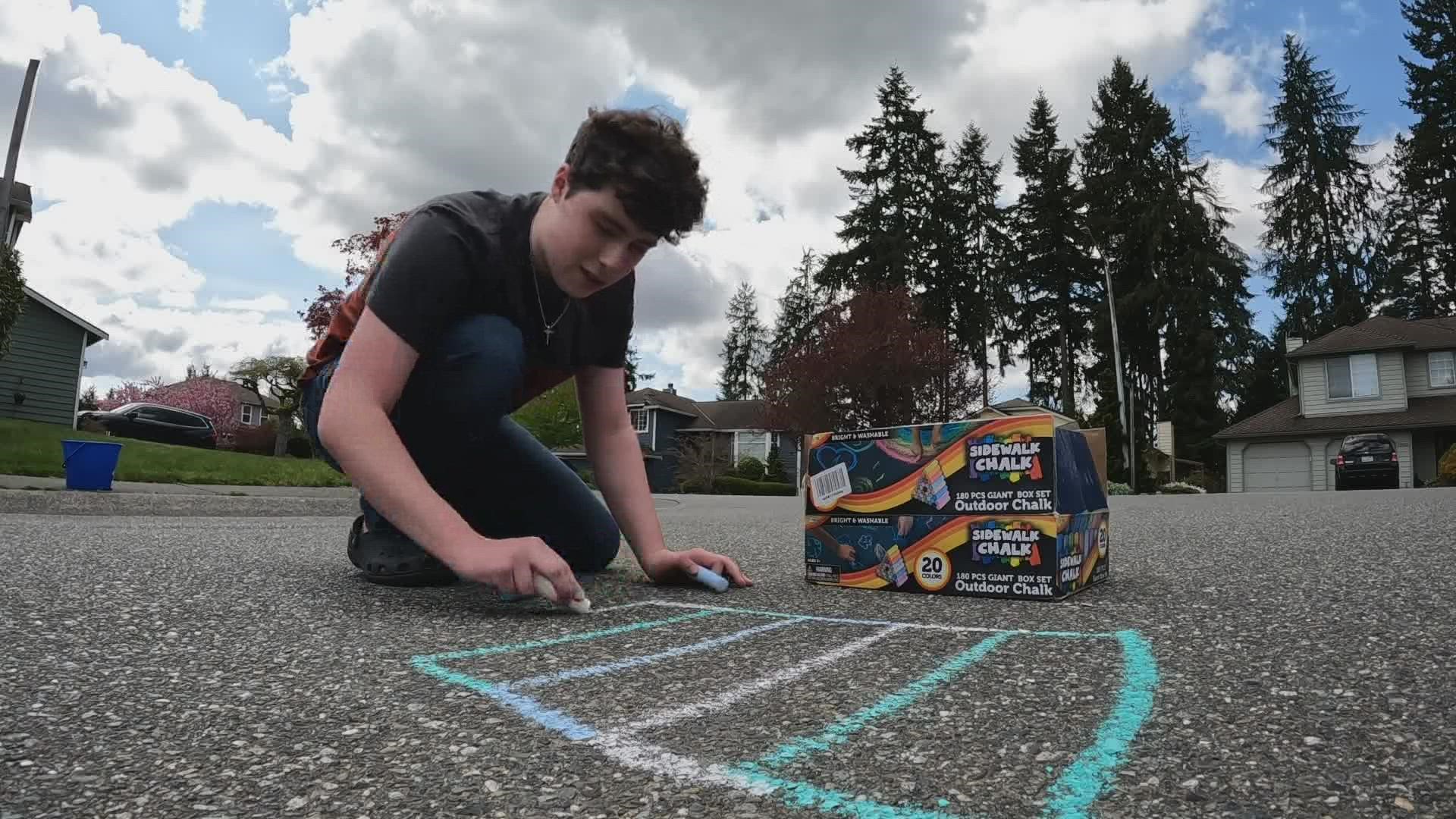 Sam Bowles has 1.4 million followers on TikTok for his visually satisfying sidewalk chalk and water creations.