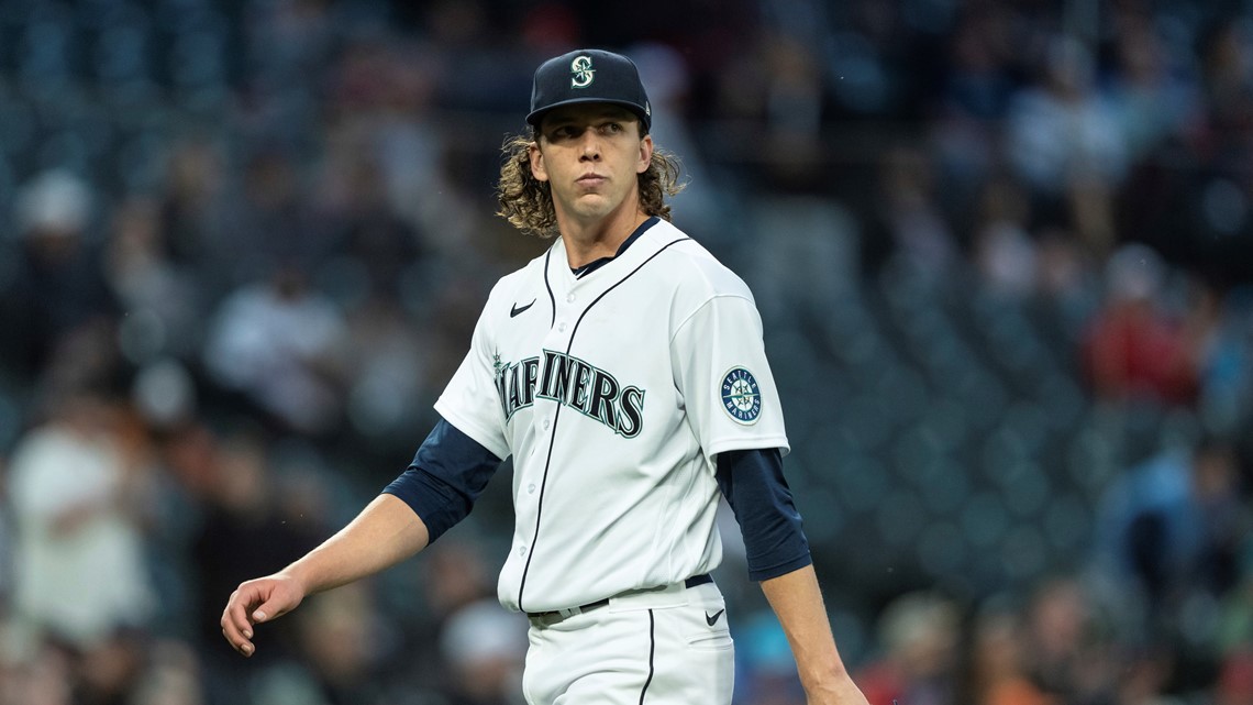 Ford finds footing in third stint with Mariners