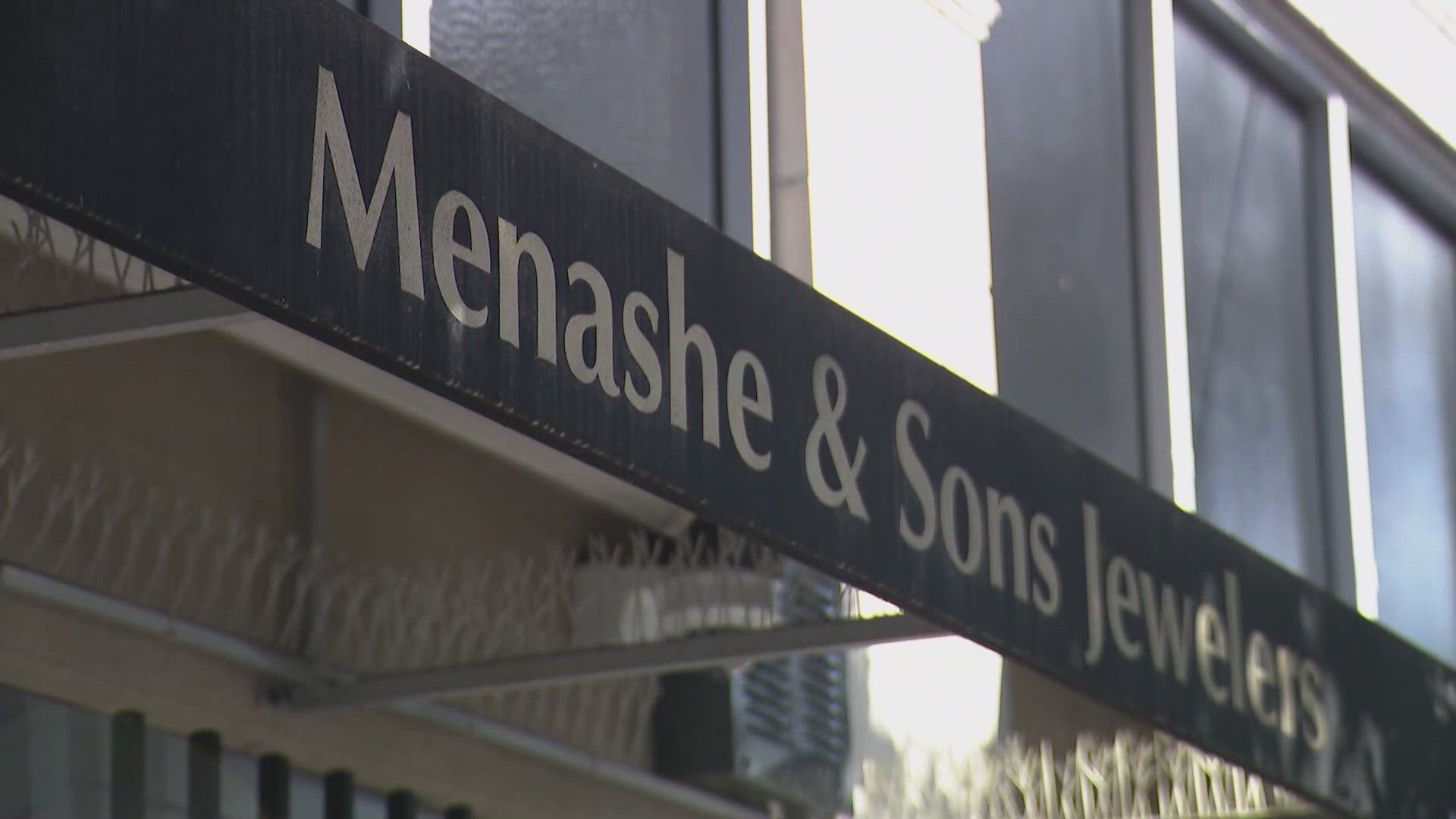 시애틀 보석상 대낮 강도…200만 달러 상당 귀금속 도난