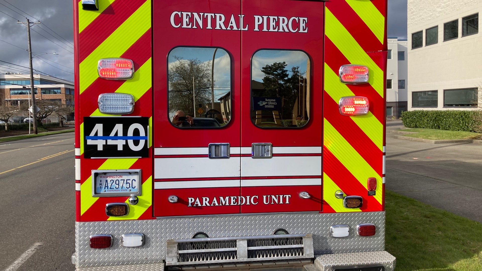 Procession for fallen Pierce County deputy to medical examiner | king5.com