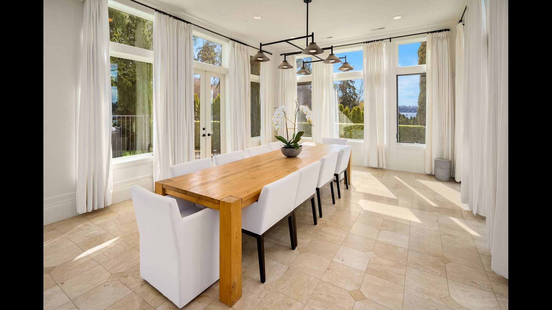 Russell Wilson's Bellevue mansion for sale