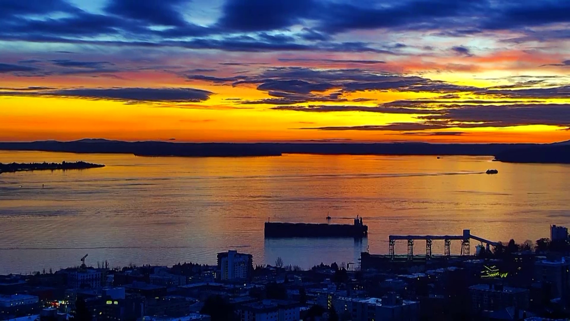 Enjoy the final sunset of November this year over Seattle, as seen from KING 5's Queen Anne tower camera.