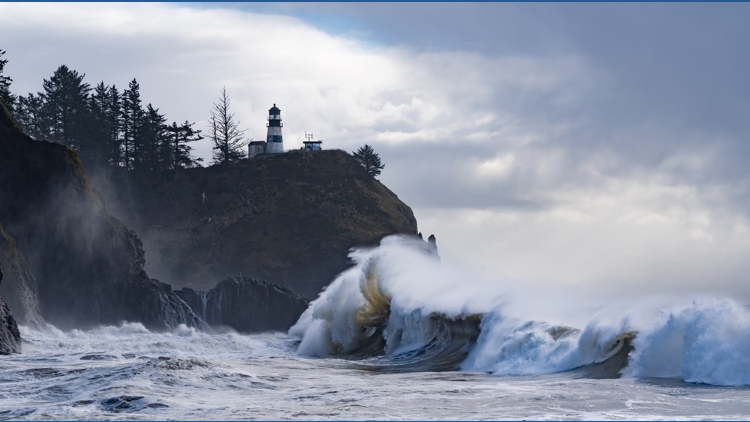 "워싱턴주 해안에 7m 초대형 파도 덮친다”…당국 ‘생명 위협’ 경고