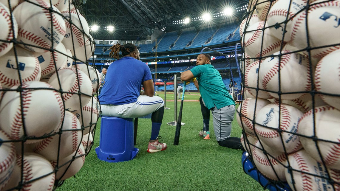 Blue Jays' Gurriel (hamstring) not on roster for wild-card series vs.  Mariners