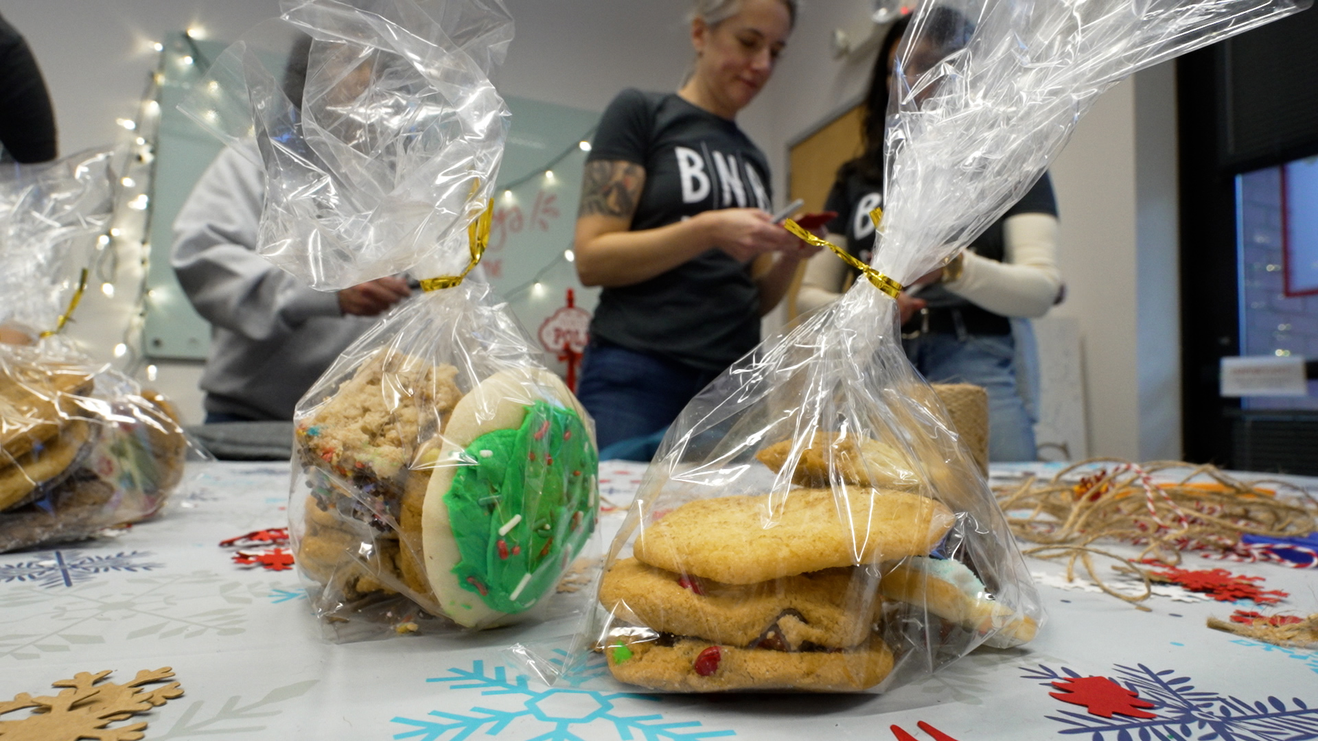 Plymouth Housing's third annual cookie drive helped to deliver 7,000 cookies to nearly 1,400 residents. #k5evening