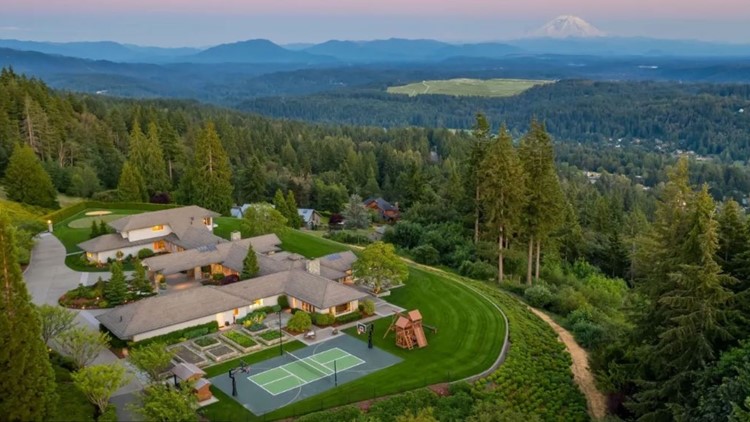 Stunning views await the new owner of this Issaquah retreat - Unreal Estate