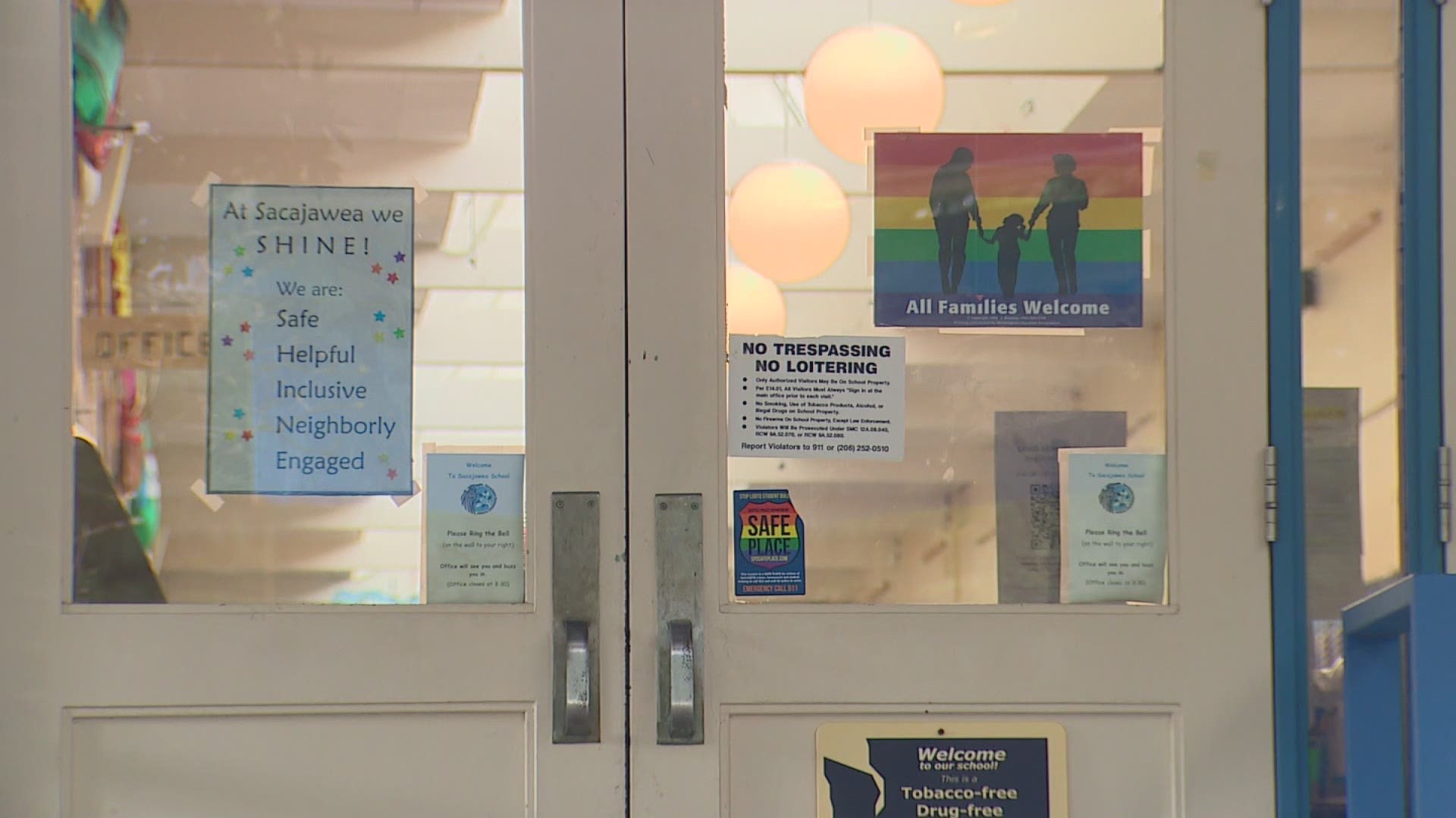 Seattle Education Association took a vote of 'no confidence' against the superintendent. The district says the impasse affects hundreds of students.