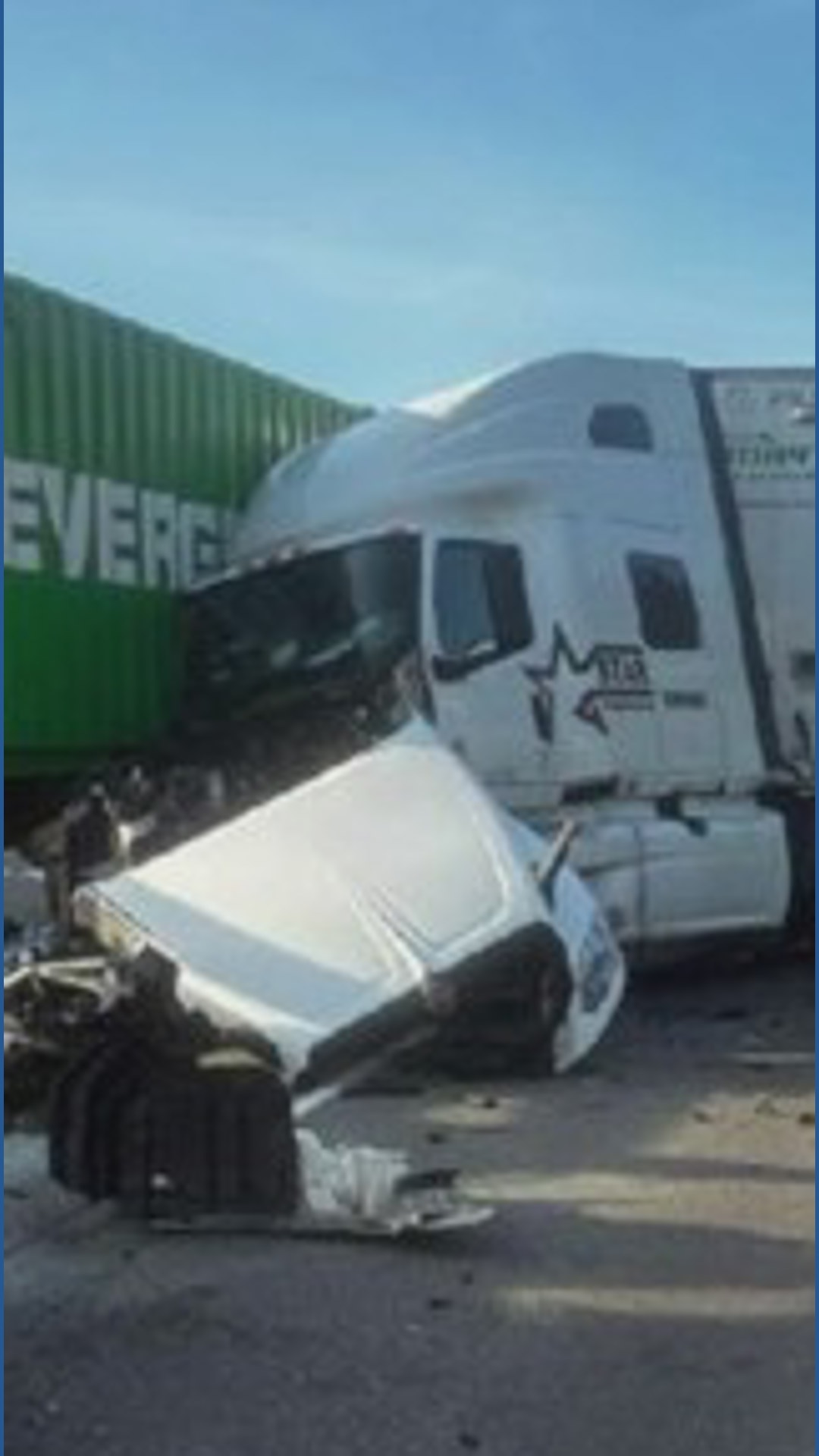 Crash involving 3 semi trucks in Lewis Co. | king5.com
