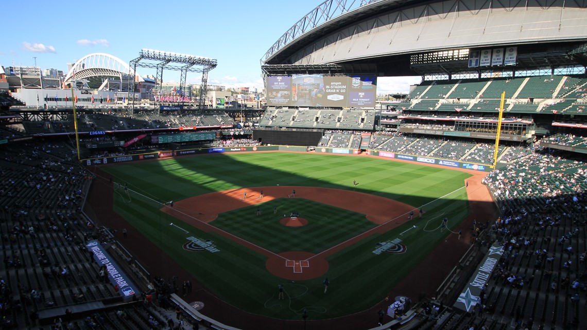 Fans at Bat at T-Mobile Park