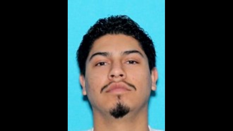Suspect on the run after car pursuit, crash in Lynnwood | king5.com