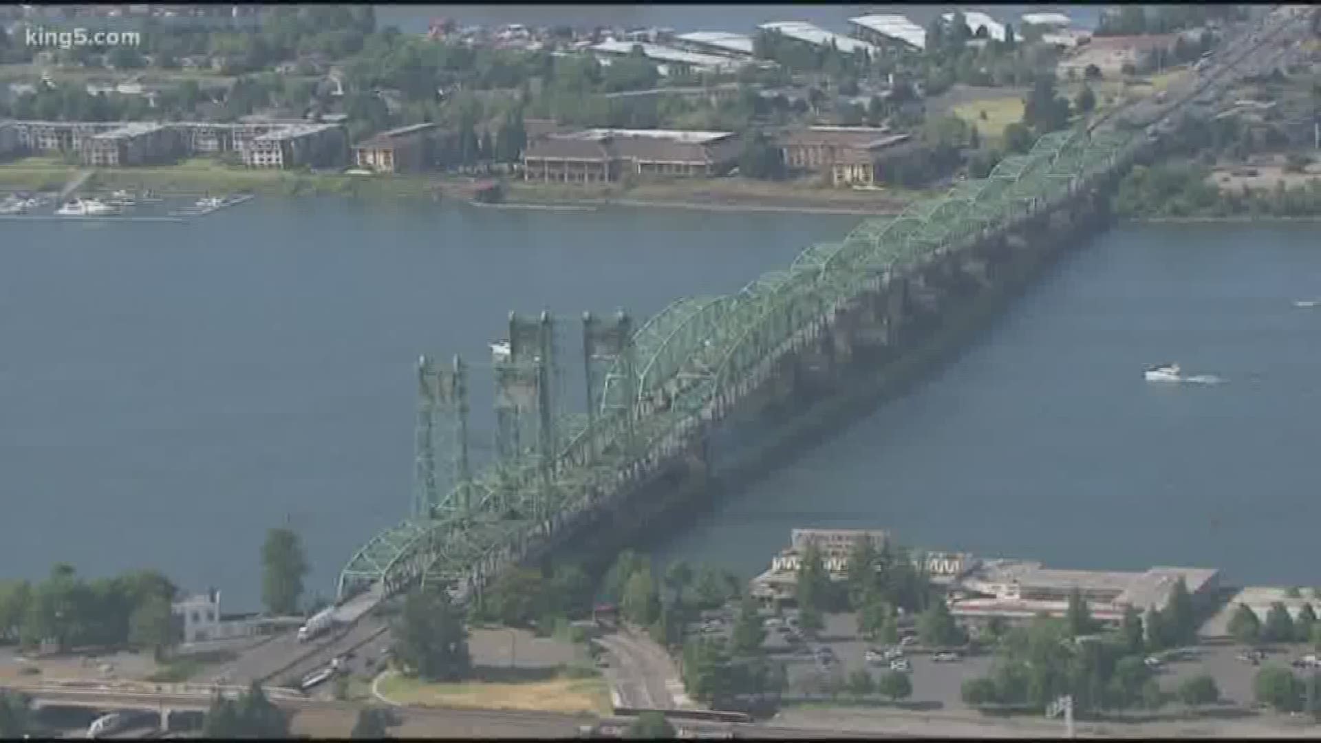 Washington Gov. Jay Inslee and Oregon Gov. Kate Brown signed an agreement Monday to work together to replace the Interstate 5 Bridge that connects their two states.