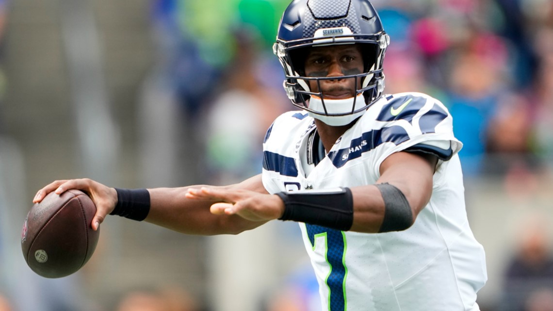Kenneth Walker III sparks Seahawks in 37-27 win over the Panthers