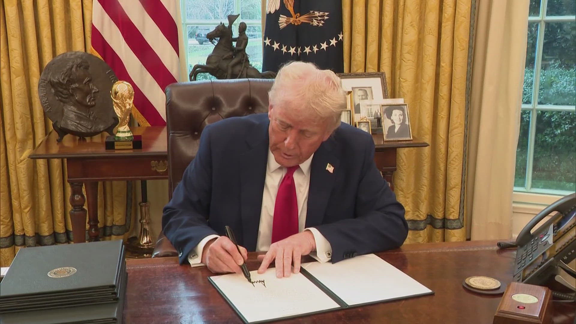 Tariffs on Canada, Mexico to begin Tuesday, Trump says | king5.com