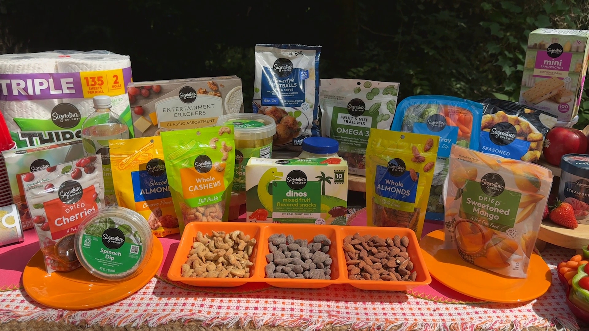 Dietitian Annessa Chumbley says these snacks are perfect for summer gatherings. Signature Select's $15 party bundle runs through July 29th. Sponsored by Annessa RD.