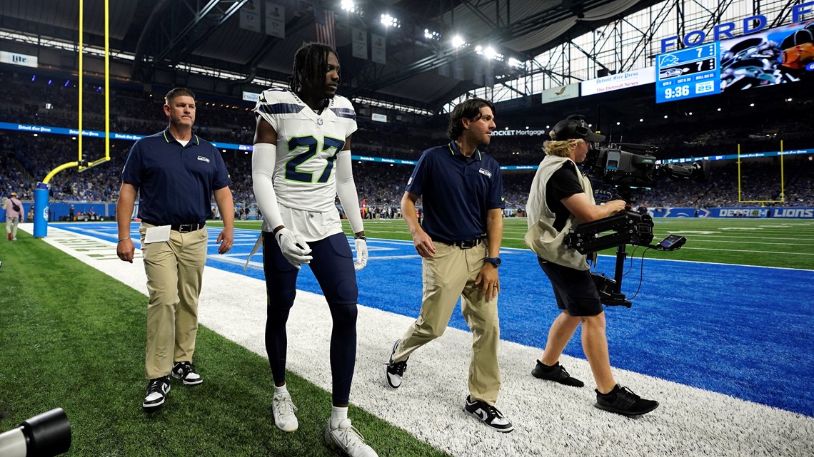 Report: Seahawks rookie Colby Parkinson breaks foot