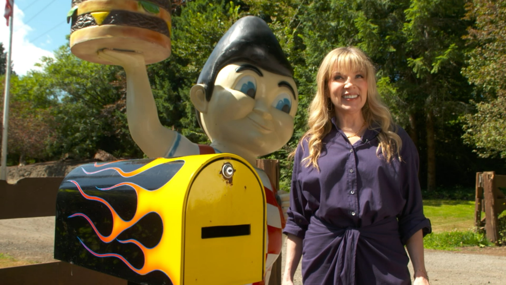Denise Stoughton is on a mission to find the story behind every one-of-a-kind mailbox on the island. #k5evening