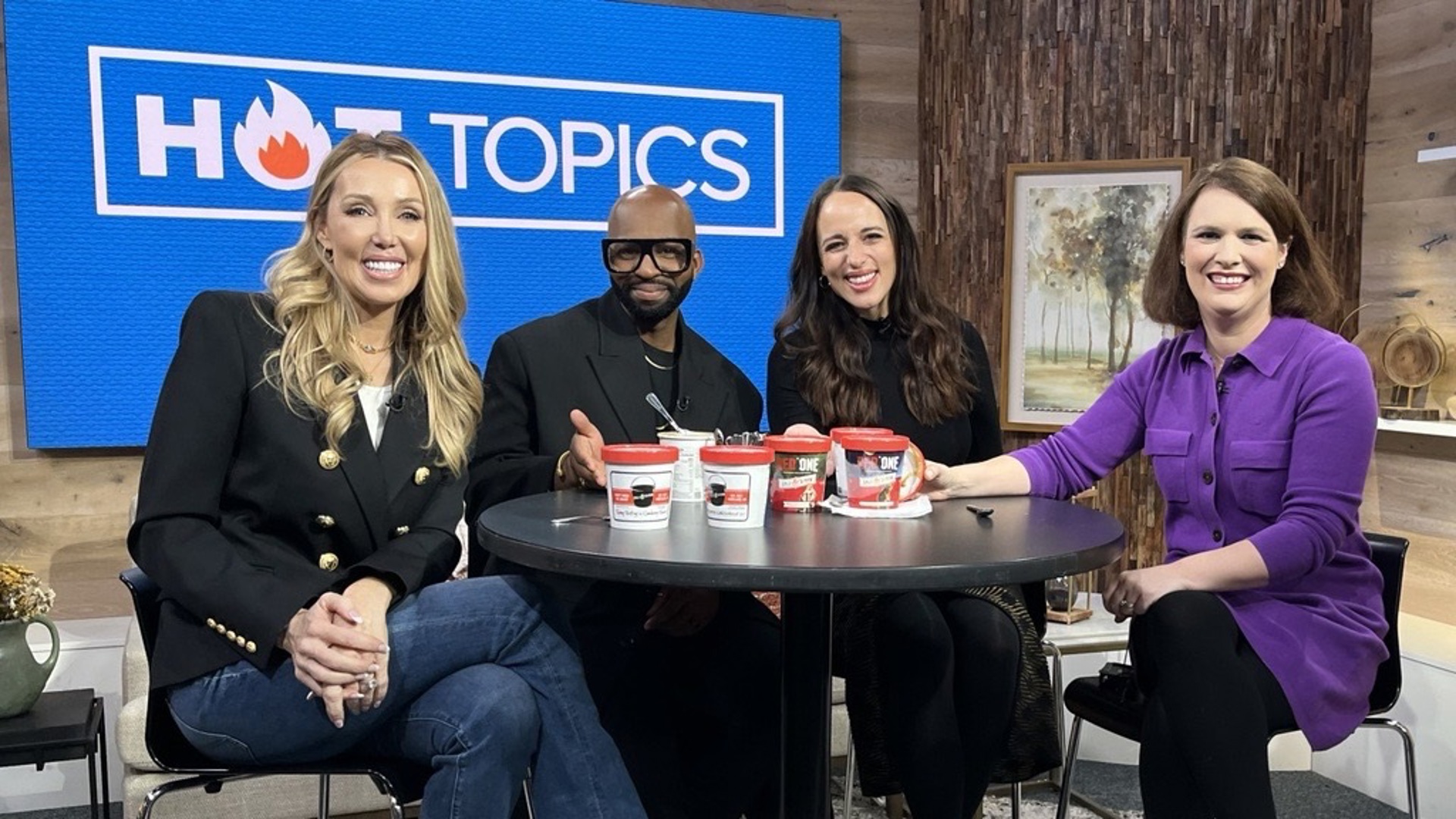 Kelly is joined by Jodi Mannes, Jay Martin Jr. and producer Rebecca Perry to talk Thanksgiving ice cream, 'Wicked,' Black Friday and more. #newdaynw