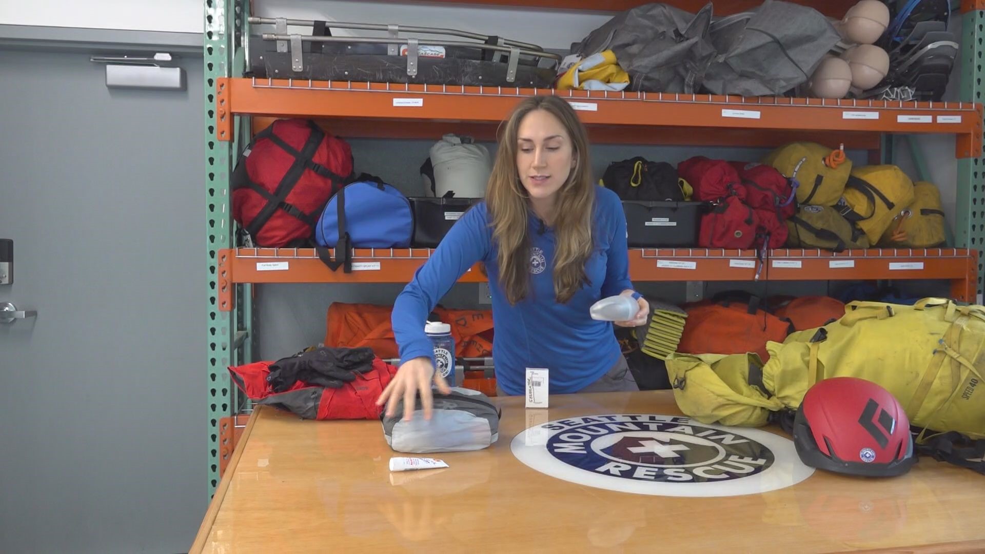 Seattle Mountain Rescue discusses 10 essentials to pack when hiking.