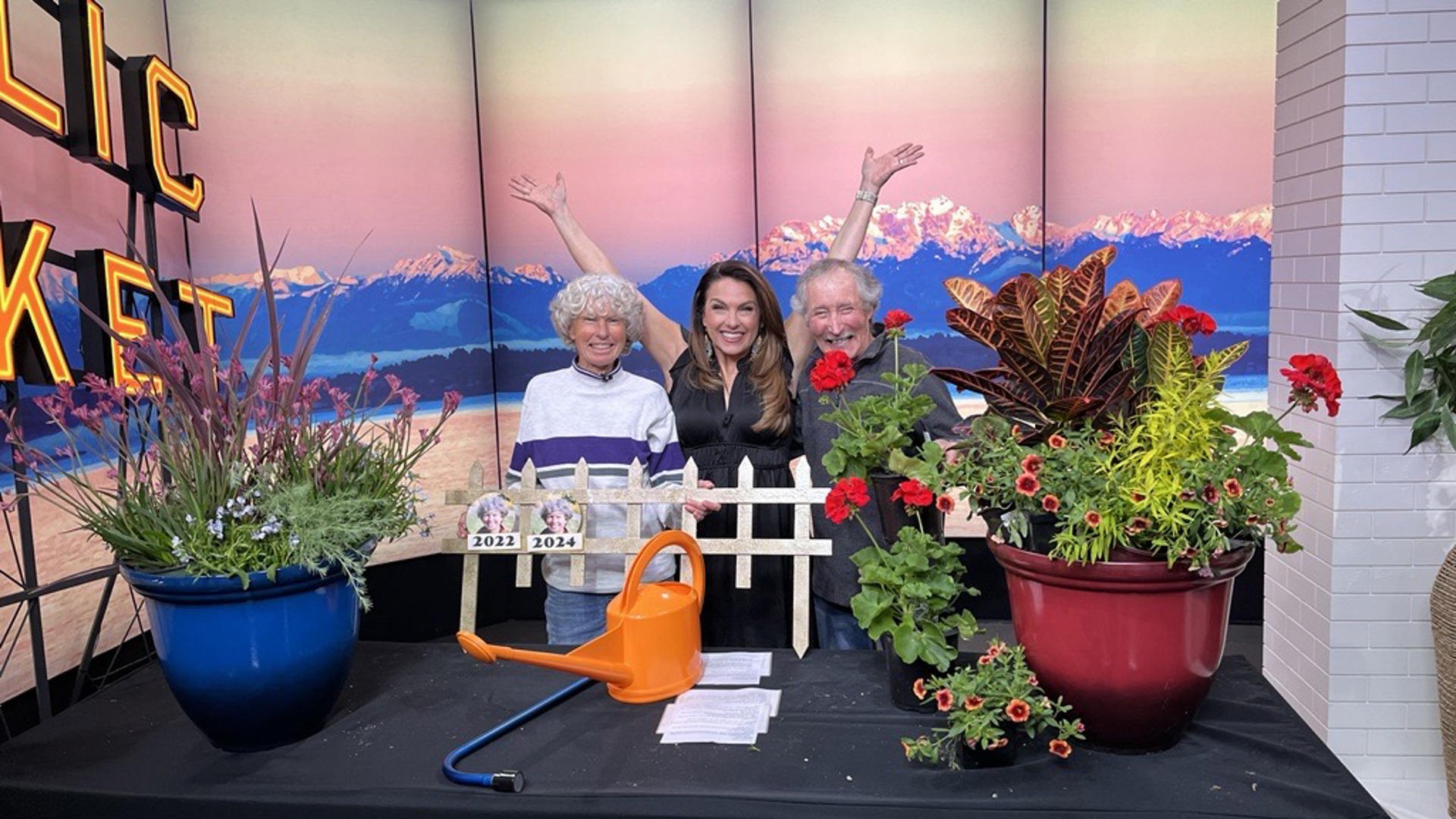 Ciscoe and his wife Mary, both gardeners, fill a pot with their favorite plant combos. #newdaynw