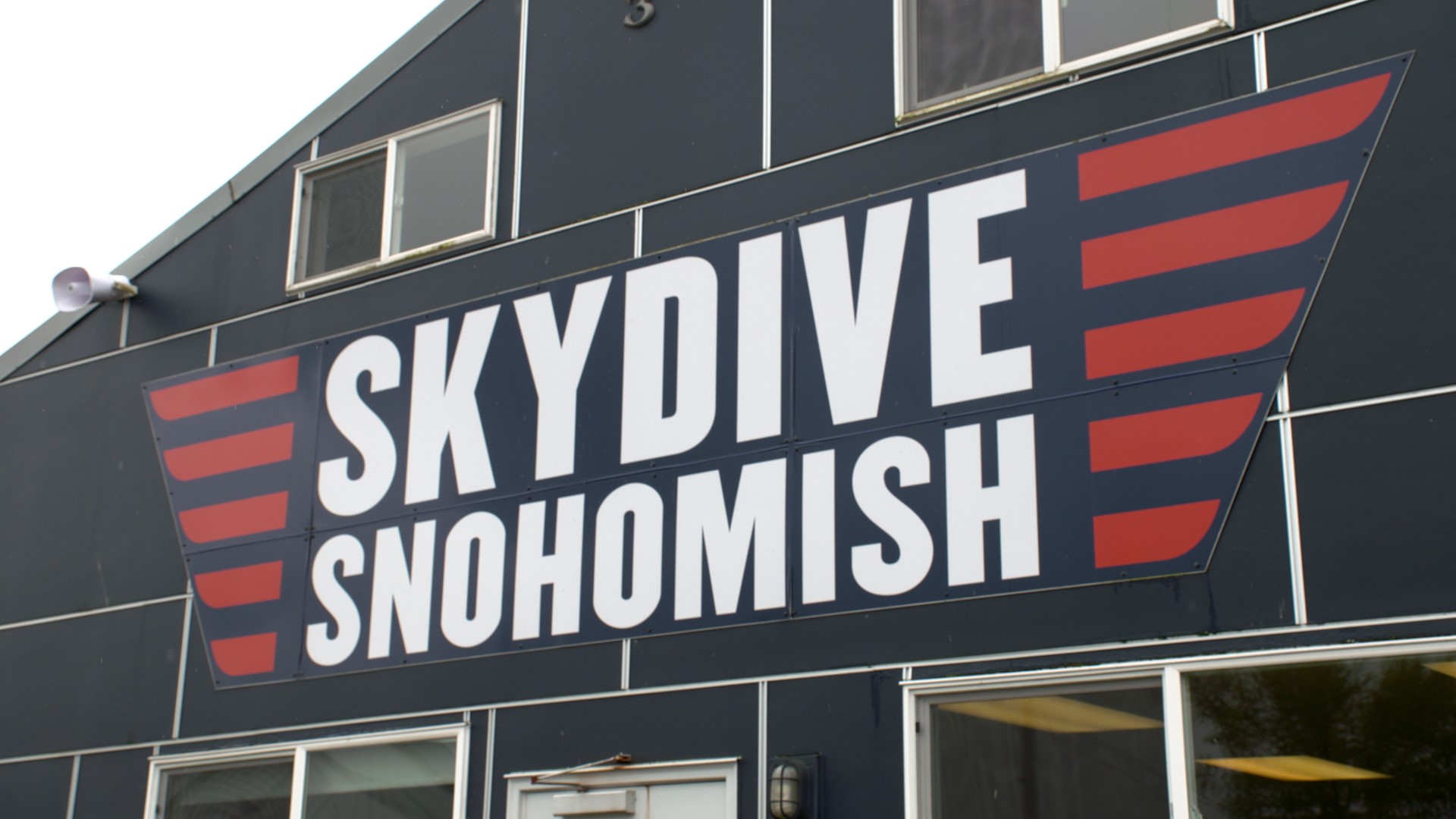 Experience the ultimate freedom of skydiving at Skydive Snohomish. #k5evening