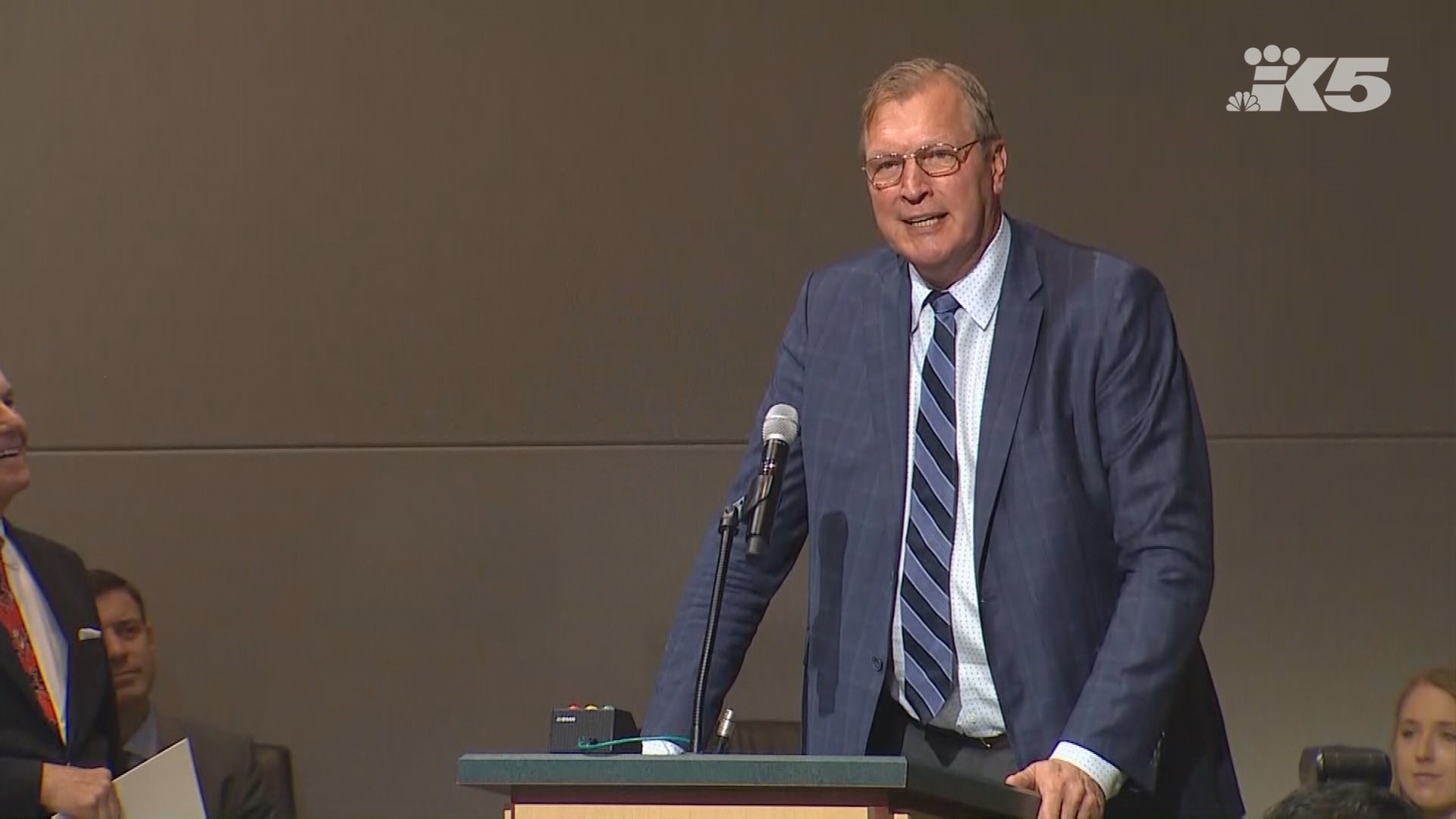 Jack Sikma, who helped lead the Sonics to a 1979 NBA championship, will be inducted into the Basketball Hall of Fame later this year