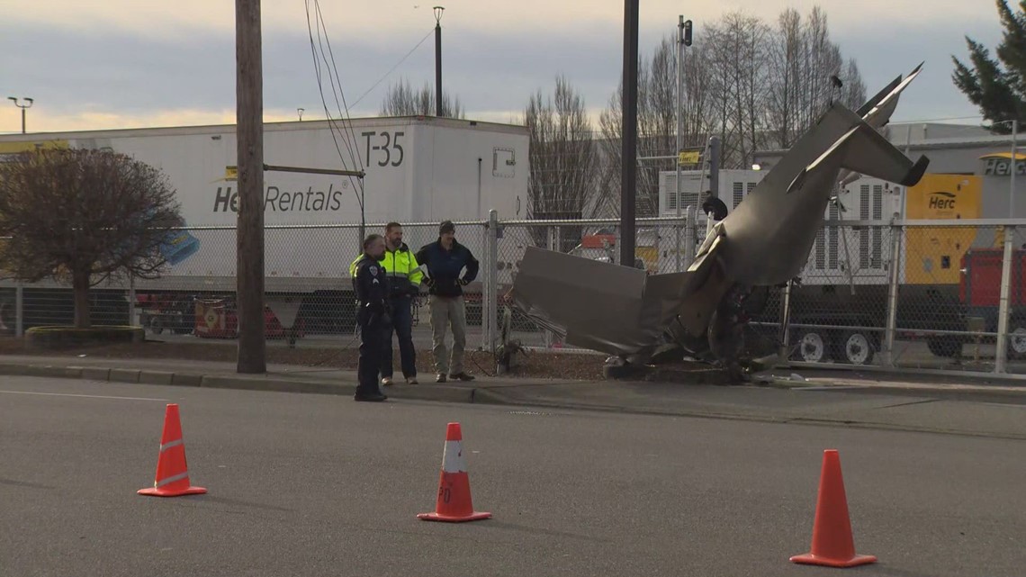 1 injured in small plane crash in Auburn after plane loses power ...