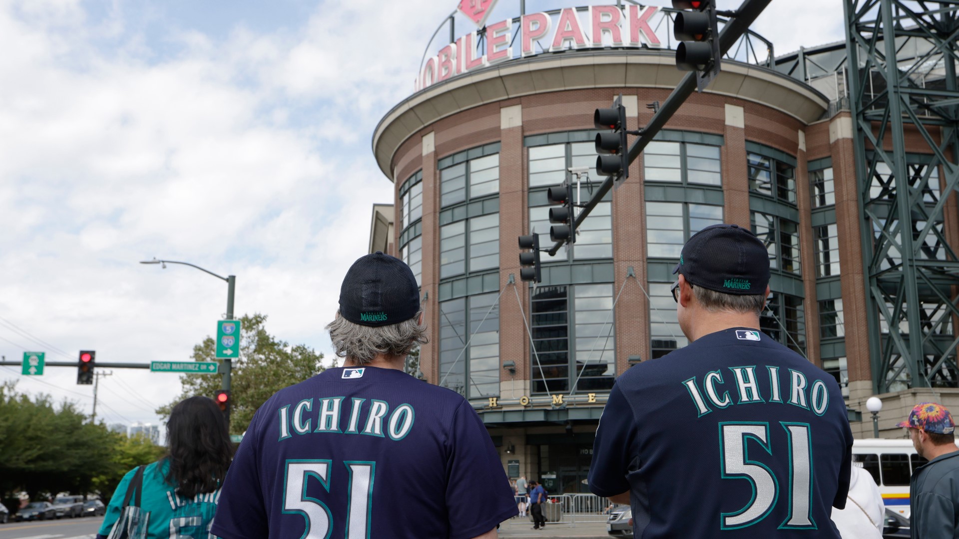Seattle Mariners - It's '90s Night tonight in Houston and we are